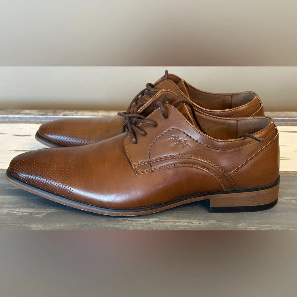 NWOT Tommy Hilfiger‎ Men's Shory Lace Up Dress Oxfords- Size 8.5